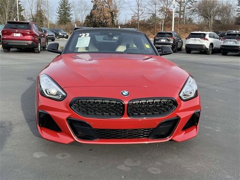 Used 2022 BMW Z4 M40i w/ Premium Package image 8