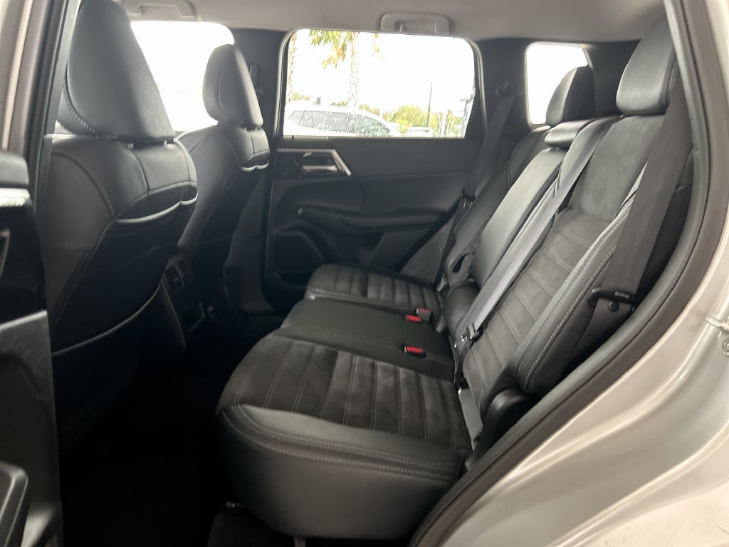 Used 2024 Mitsubishi Outlander SE FWD image 30