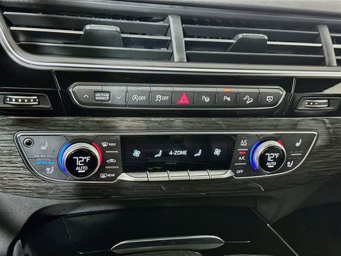 Used 2019 Audi Q7 3.0T Prestige AWD/4WD image 16