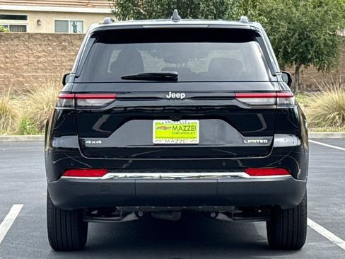 Used 2024 Jeep Grand Cherokee Limited AWD/4WD image 12
