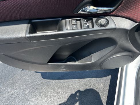 Used 2012 Chevrolet Cruze LT FWD image 10