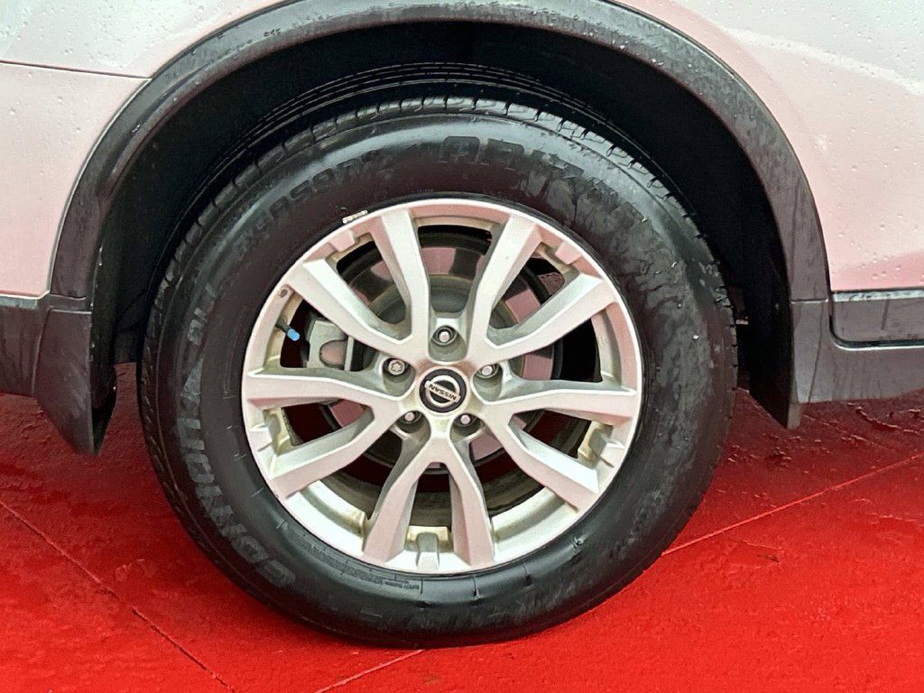 Used 2019 Nissan Rogue SV FWD image 9