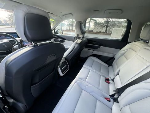 New 2026 Lincoln Nautilus Premier image 24