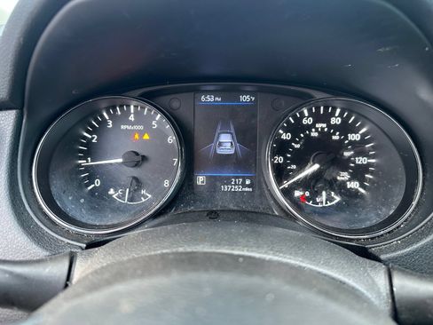 Used 2020 Nissan Rogue S FWD image 10