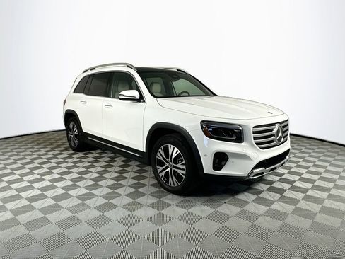 Certified 2026 Mercedes-Benz GLB 250 4MATIC image 1