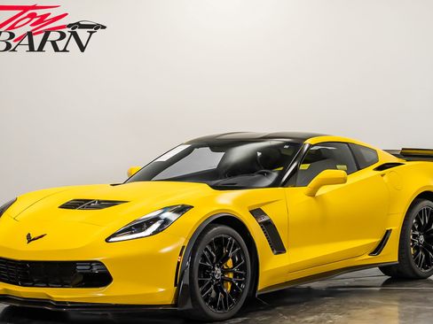 Used 2015 Chevrolet Corvette Z06 w/ 3LZ Preferred Equipment Group image 9