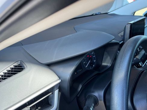 Used 2025 Toyota Corolla LE FWD image 34