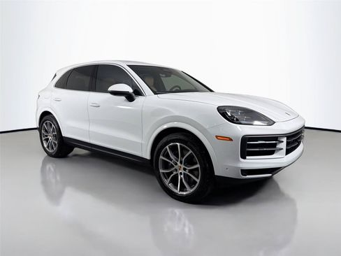 Certified 2026 Porsche Cayenne AWD/4WD image 9