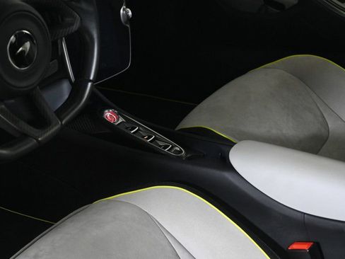 Used 2023 McLaren Artura image 14