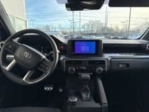 Used 2025 Toyota Tacoma TRD Sport image 7