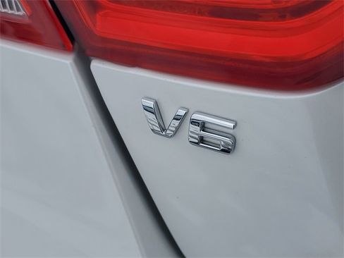 Certified 2016 Chevrolet Impala LTZ w/ Enhanced Convenience Package image 6