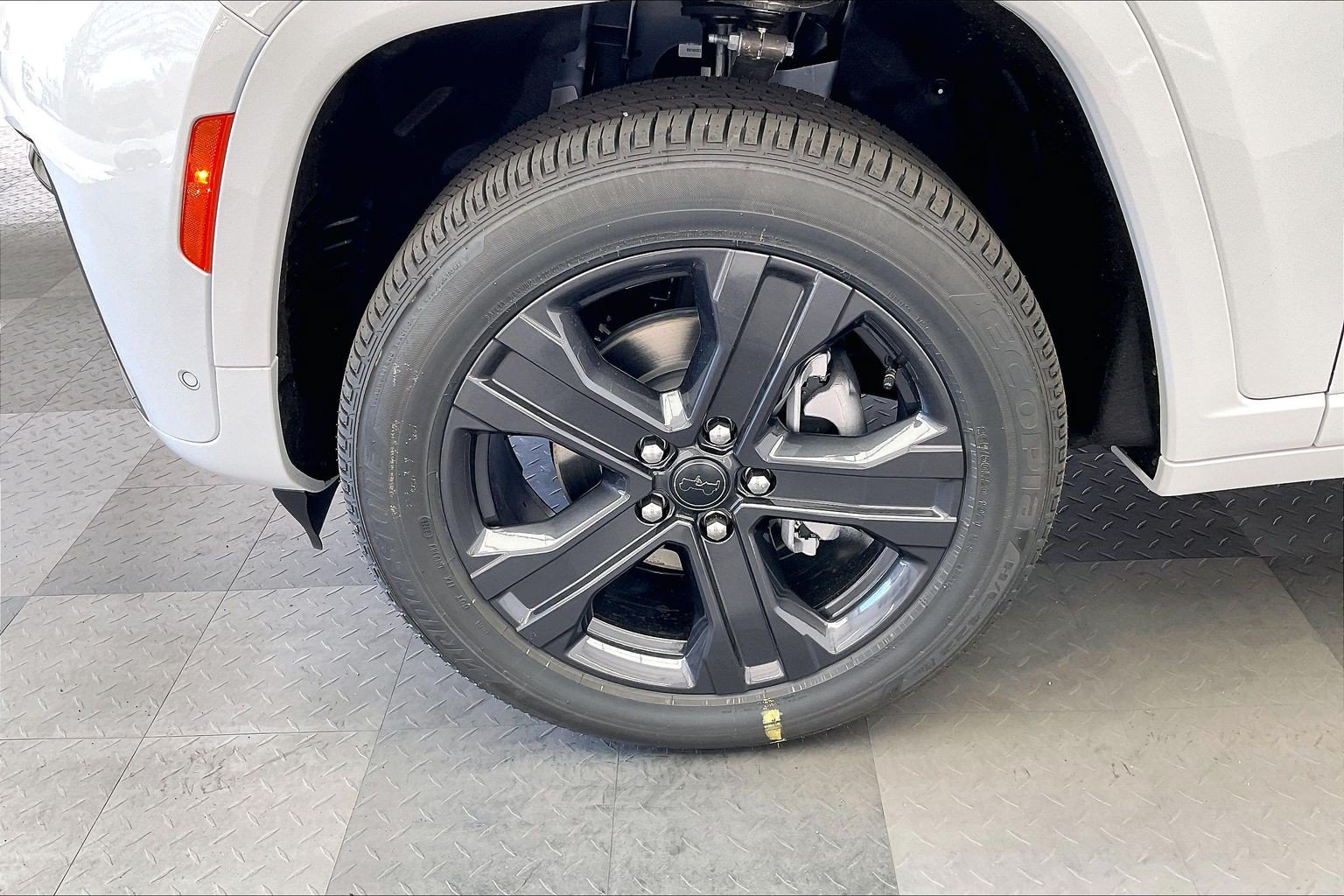 New 2027 Jeep Grand Cherokee Limited AWD/4WD image 14