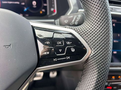 Used 2024 Volkswagen Tiguan SEL R-Line image 23