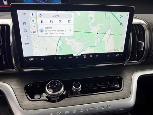 Used 2025 Ford Expedition Max Platinum w/ Driver's Package image 17