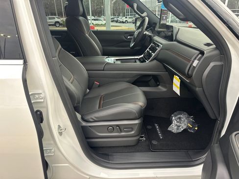 New 2026 Nissan Armada SL image 13