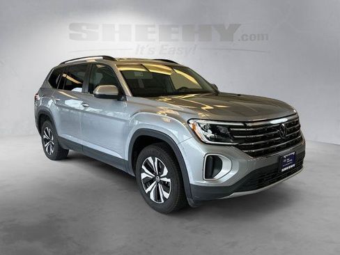 Used 2024 Volkswagen Atlas SE AWD/4WD image 2