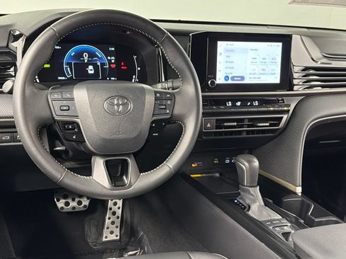 Used 2025 Toyota Camry SE w/ Convenience Package FWD image 36