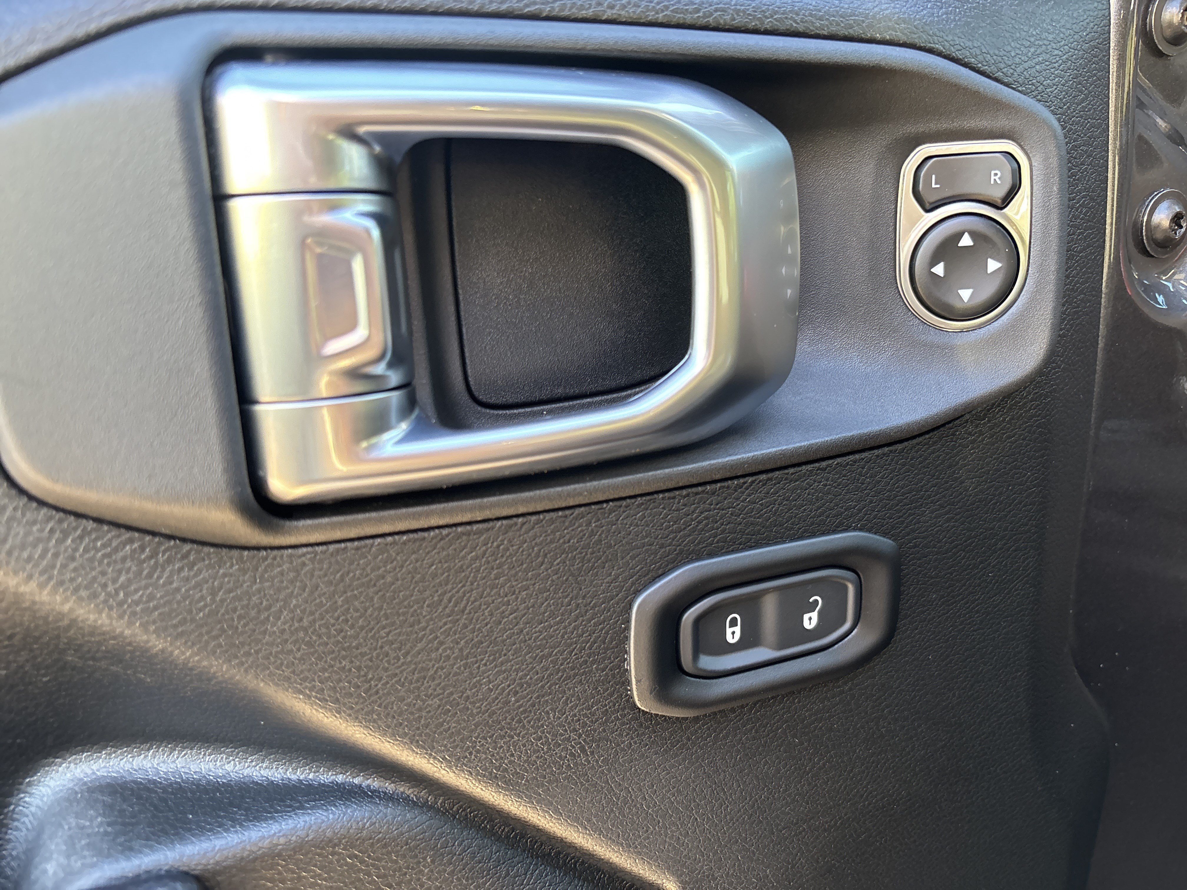 Used 2022 Jeep Gladiator Sport AWD/4WD image 26