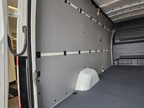 Used 2024 Mercedes-Benz eSprinter 170 Cargo image 40