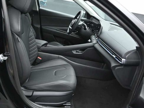 New 2026 Hyundai Elantra Limited FWD image 11