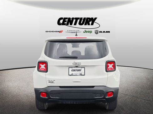Used 2023 Jeep Renegade Latitude image 5