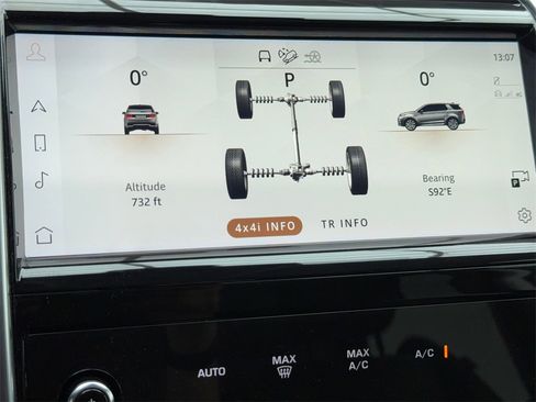 Used 2022 Land Rover Discovery Sport SE image 27