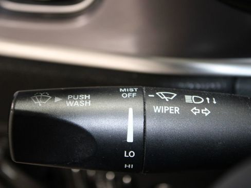 Used 2019 Dodge Charger SXT RWD image 19