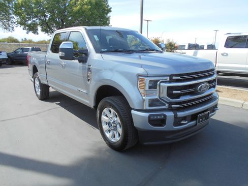Used 2021 Ford F250 Platinum w/ FX4 Off-Road Package AWD/4WD image 2
