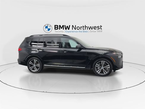 Used 2025 BMW X7 xDrive40i w/ M Sport Package image 5