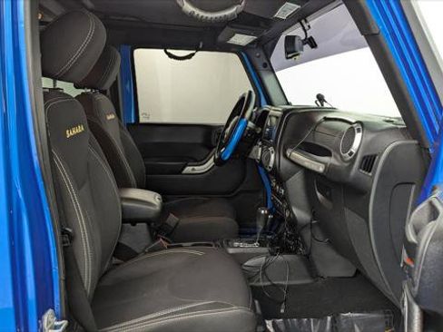 Used 2015 Jeep Wrangler Unlimited Sahara image 21