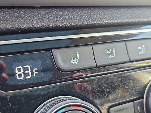 Certified 2022 Volkswagen Atlas SE image 11