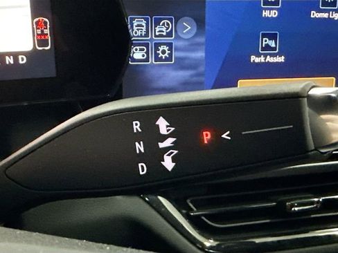 New 2025 Chevrolet Equinox EV RS w/ Convenience Package II image 18