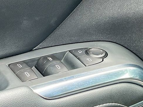 Used 2026 Chevrolet Traverse LT w/ Driver Confidence Package FWD image 18