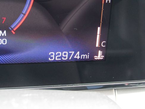 Used 2025 Chevrolet Trax LT w/ LT Convenience Package FWD image 23