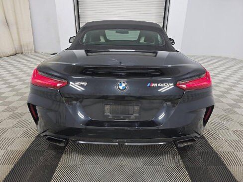 Used 2022 BMW Z4 M40i w/ Premium Package RWD image 4