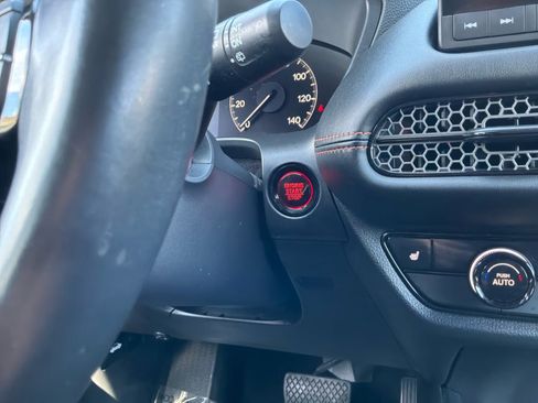 Used 2025 Honda HR-V Sport image 17