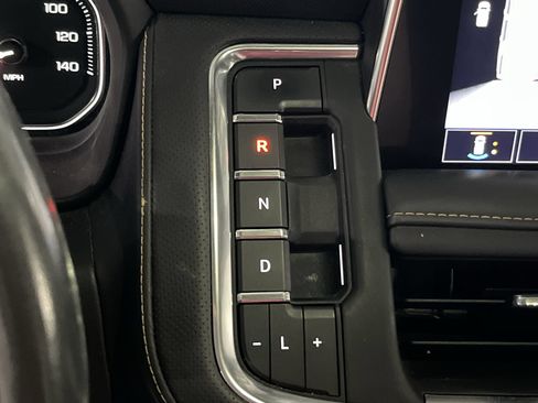 Used 2021 GMC Yukon XL AT4 w/ AT4 Premium Plus Package AWD/4WD image 16