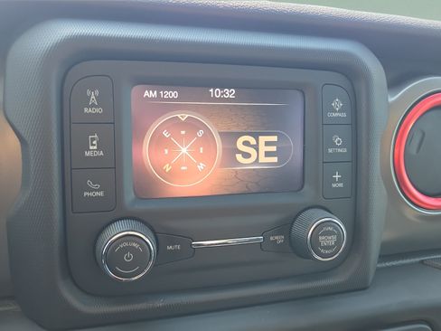 Used 2018 Jeep Wrangler Unlimited Sport S AWD/4WD image 25