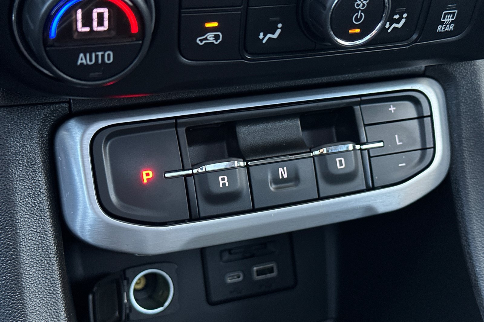 Used 2021 GMC Acadia SLT w/ Elevation Edition FWD image 22