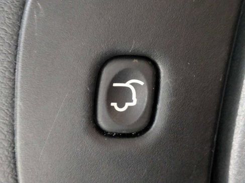 Used 2018 Jeep Cherokee Latitude Plus w/ Comfort/Convenience Group FWD image 13