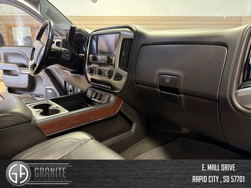Used 2017 GMC Sierra 2500 SLT w/ Duramax Plus Package image 34