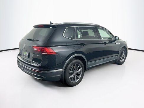 Used 2023 Volkswagen Tiguan SE AWD/4WD image 9