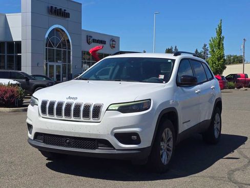 Used 2022 Jeep Cherokee Latitude Lux w/ Mopar Interior Package AWD/4WD image 1