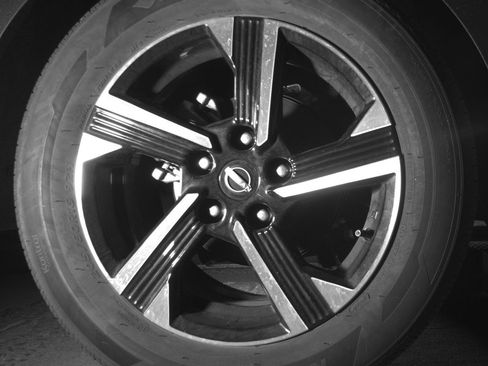 Used 2025 Nissan Sentra SV FWD image 15