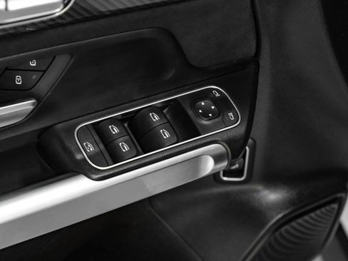 Used 2021 Mercedes-Benz GLB 35 AMG 4MATIC image 41