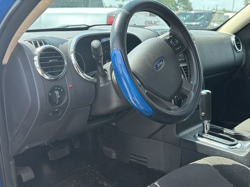 Used 2010 Ford Explorer XLT AWD/4WD image 12