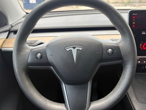 Used 2023 Tesla Model Y AWD image 21