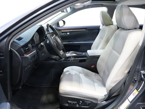 Used 2018 Lexus ES 350 w/ Navigation System Package FWD image 30