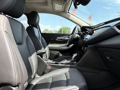 Used 2020 Buick Encore GX Essence w/ Experience Buick Package FWD image 13