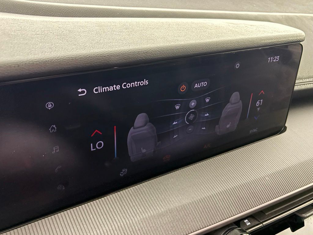 Certified 2025 Nissan Murano SV FWD image 24